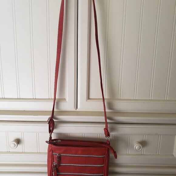 Bueno Red Leather Crossbody Bag - Picture 2 of 5